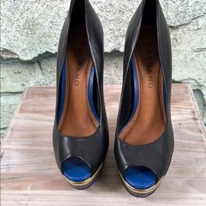 Carrano size 9 Black Peep Toe Heels S15